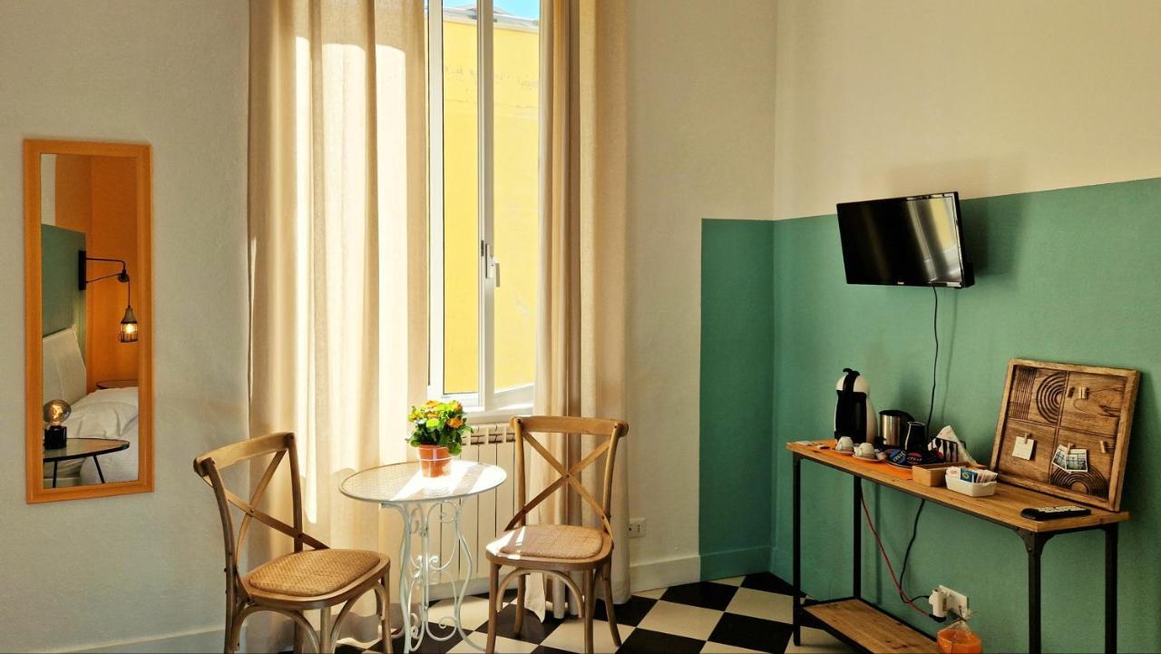 Onda Su Onda Bed & Breakfast ลาสเปเซีย ภายนอก รูปภาพ
