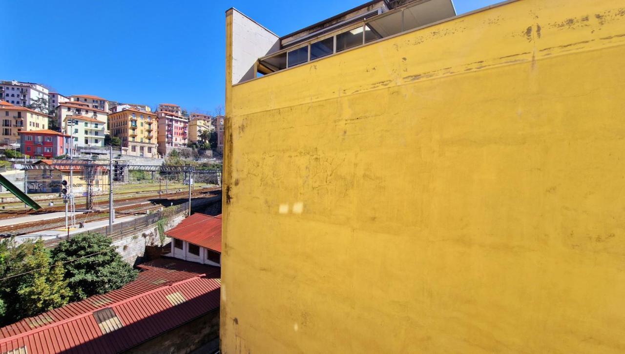 Onda Su Onda Bed & Breakfast ลาสเปเซีย ภายนอก รูปภาพ